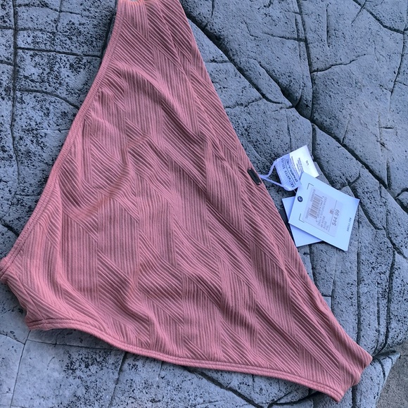 O’NEIL (L) Textured Banded Rose Saltwater Solids swim bottom - Picture 6 of 9